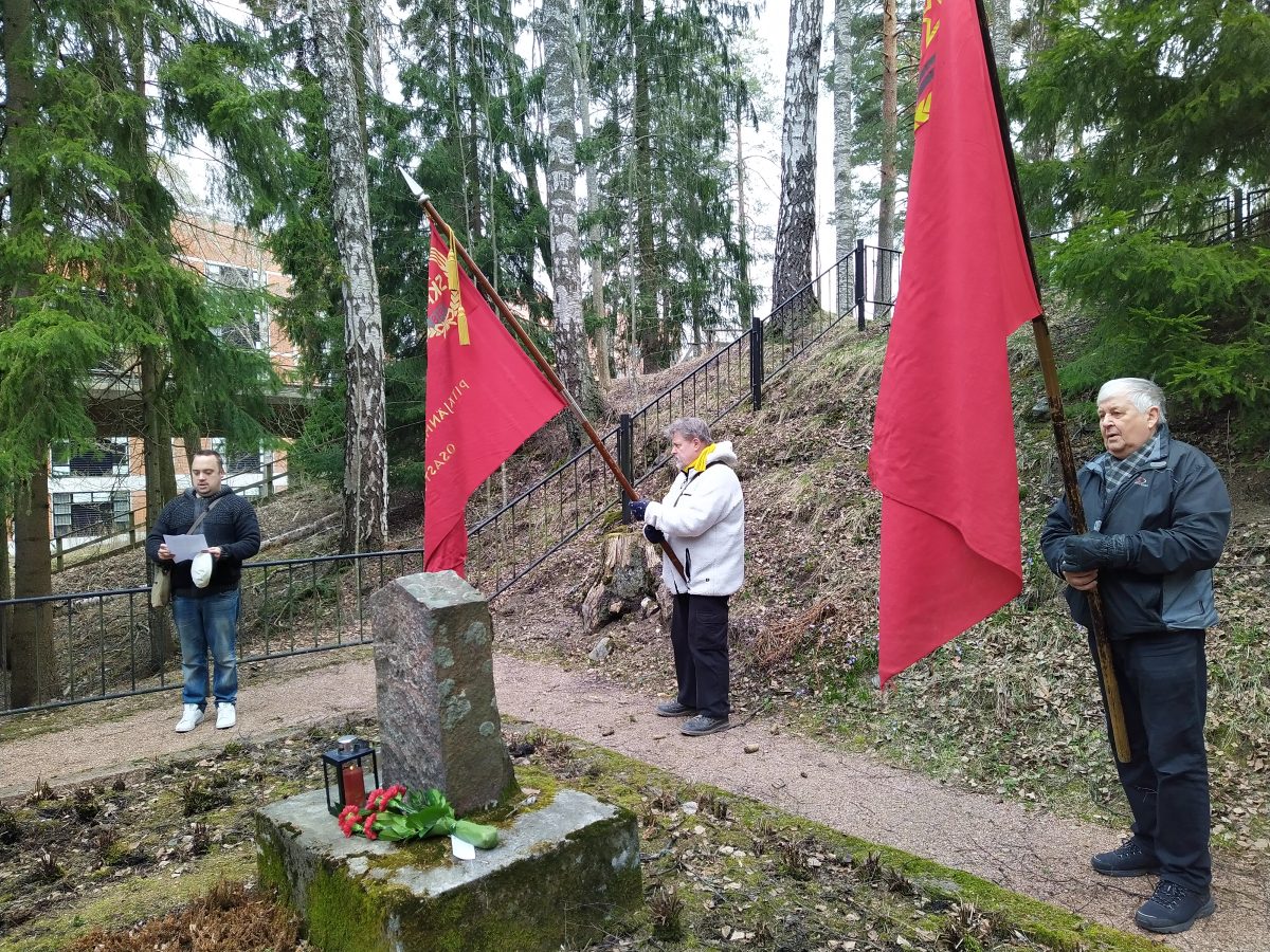 Jussi-Petteri Lapin puhe punaisten haudalla Haagassa